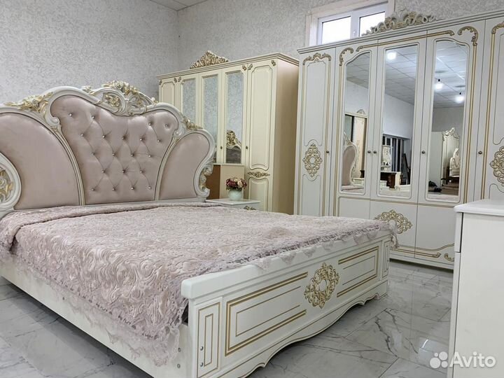 Спальный гарнитур новый