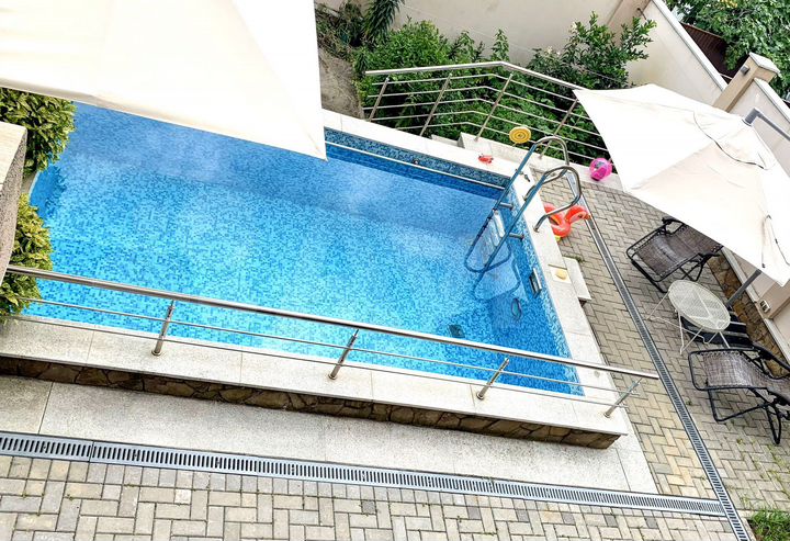 Дом 300 м² на участке 6 сот.