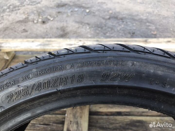 Sagitar P607 225/40 R18