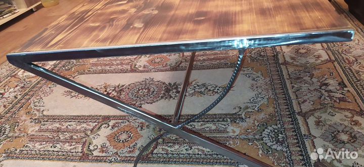 Журнальный столик