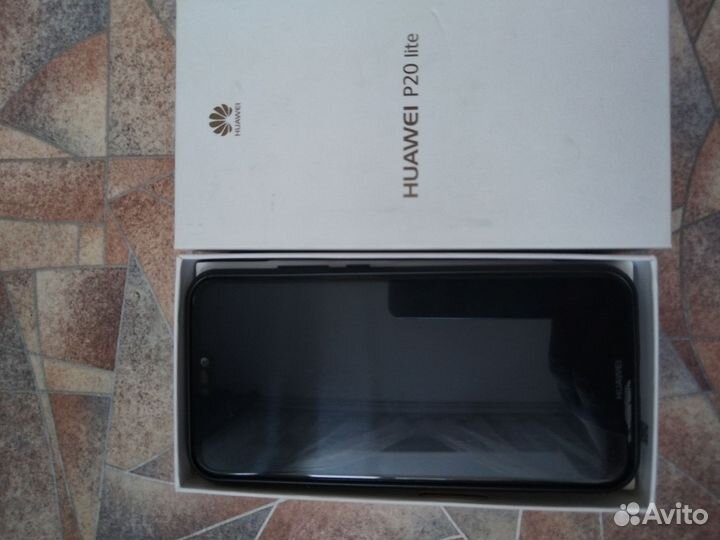 HUAWEI P20 Lite, 4/64 ГБ