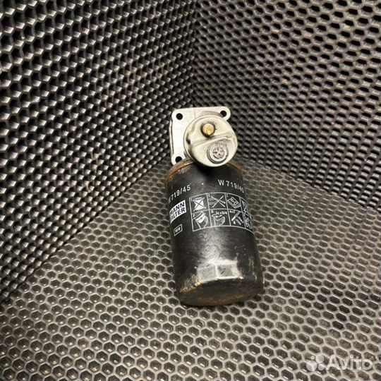 Кронштейн масляного фильтра Mercedes-Benz E-Class