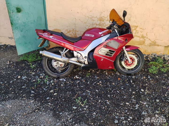 Suzuki RF 400
