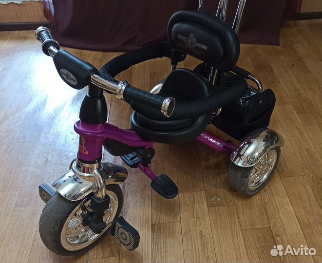 Детский трехколесный велосипед с ручкой