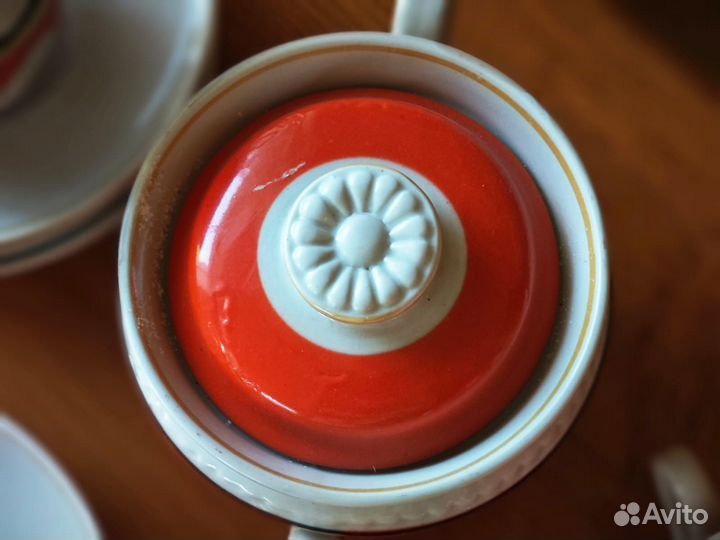 Фарфоровый чайный сервиз