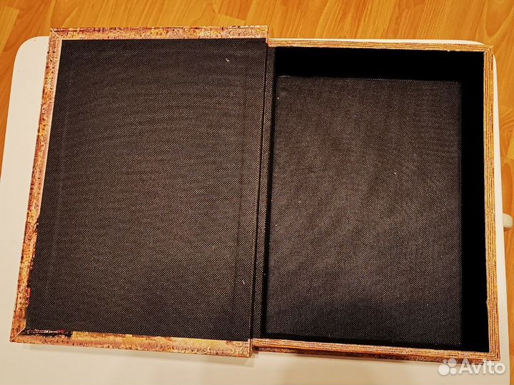 Книга-сейф London