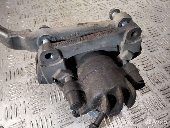 Суппорт передний правый Volvo S80 1998-2006