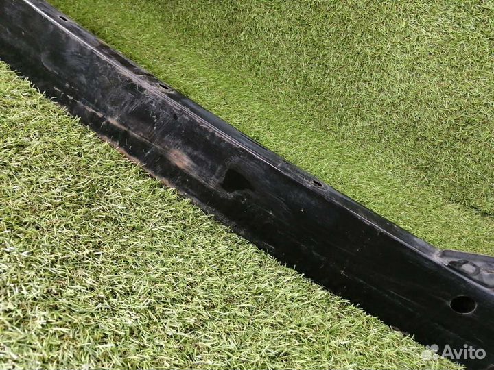 Усилитель бампера передний Toyota Wish универсал