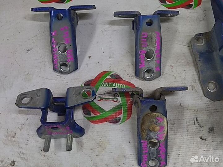 Петля двери, капота Митсубиси Лансер Х