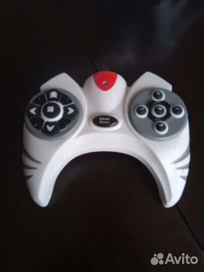 Робот динозавр