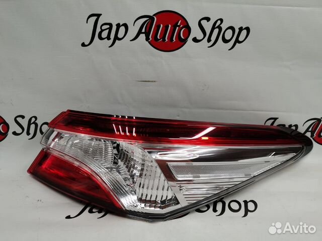 Фонарь задний правый Toyota Camry 70 Оригинал
