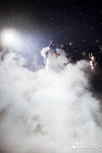 Тяжелый дым свет на свадьбу фонтаны фейерверки