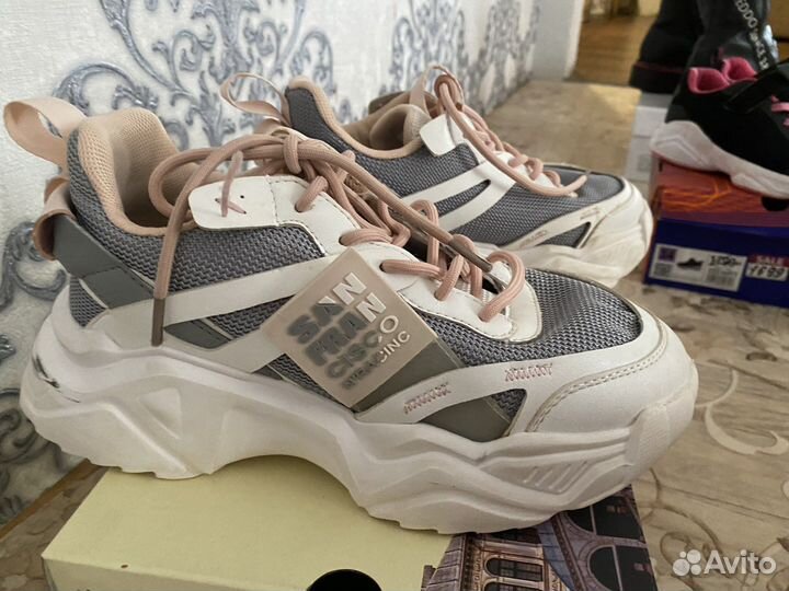 Кроссовки летние