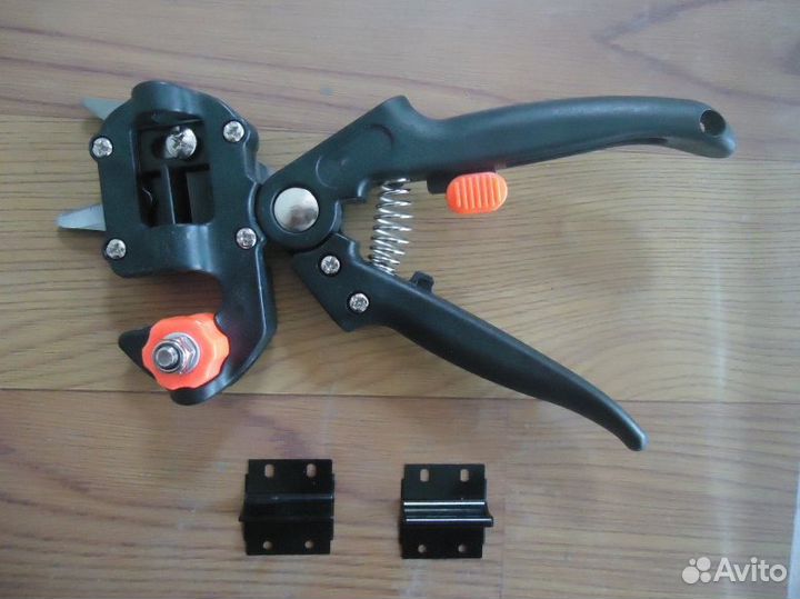 Прививочный секатор со сменными ножами новый