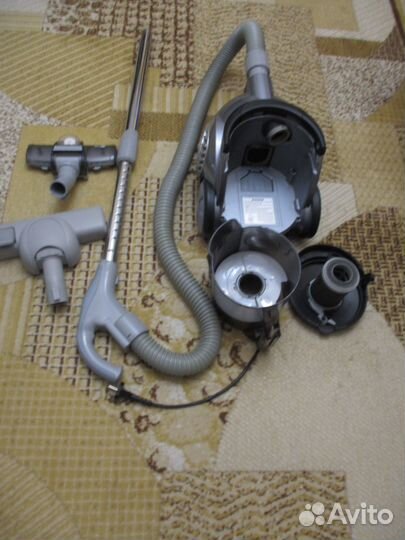 Пылесос LG, тип V-C7153HTV