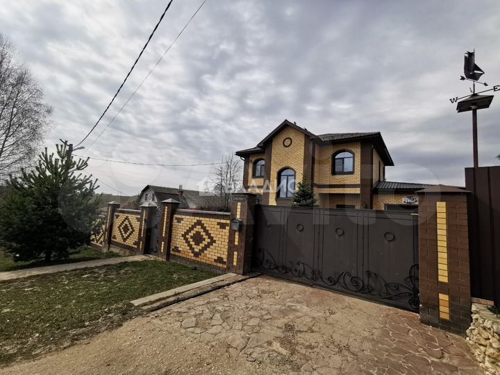 Дом 334 м² на участке 10,6 сот.