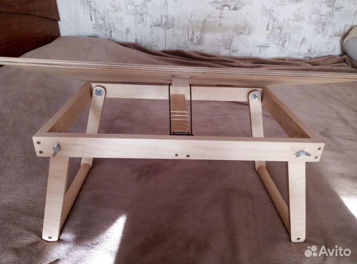 Столик для ноутбука