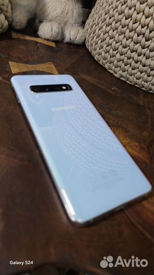 Samsung Galaxy S10, 8/128 ГБ
