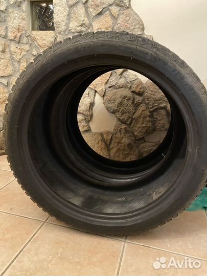 Michelin X-Ice North 4 255/35 R19 и 255/35 R19 96H