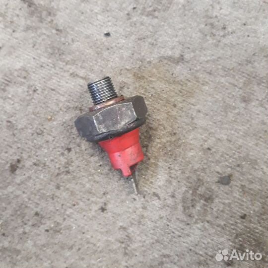 Датчик давления масла Мицубиси Лансер 9