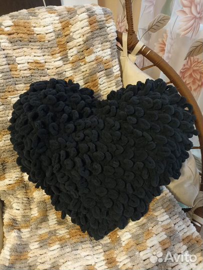 Подушка плюшевая 