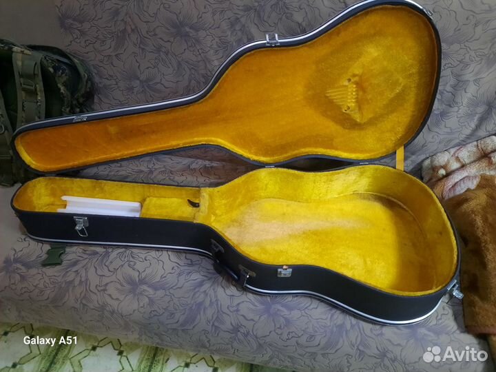Жесткий чехол для гитары