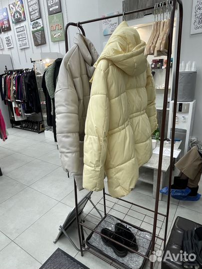 Вешалка в прихожую для одежды как новая