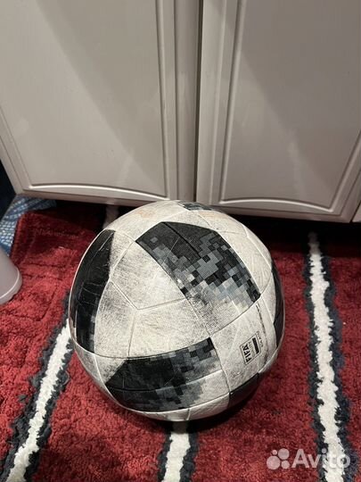 Футбольный мяч adidas telstar