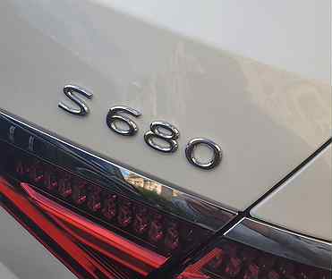 Логотип S680 на Mercedes-Benz W223 Maybach