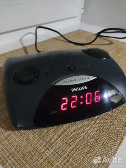 Часы электронные настольные от сети Philips