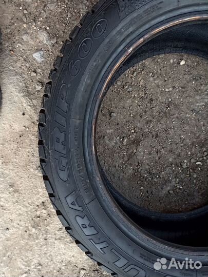 Goodyear Ultragrip 600 215/55 R17