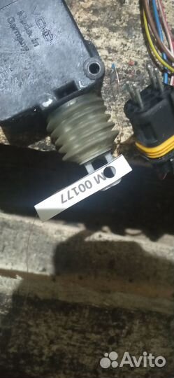 Замок двери левой MAN TGA 2005