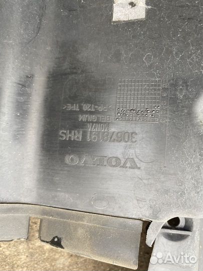 Воздуховод Volvo V70 BW 30678191