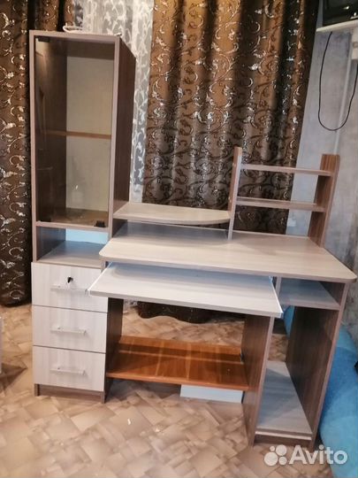 Компьютерный стол