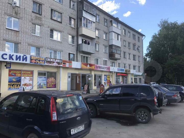 Помещение с арендатором 196 м²