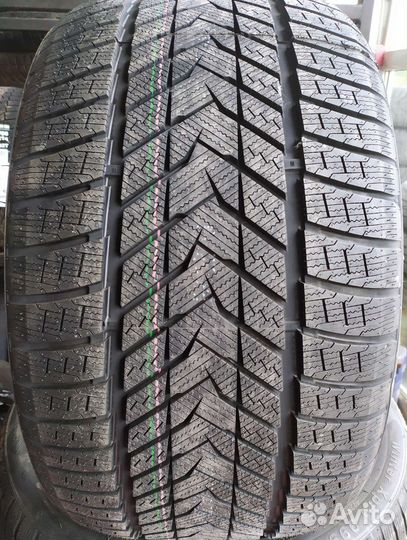 Roadmarch Winter XPro 999 275/50 R20 113H