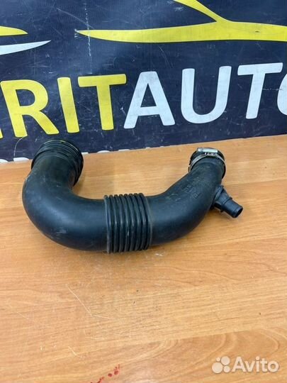 Патрубок воздушного фильтра Genesis Gv80 1 G6DS