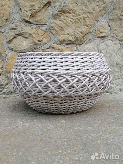 Кашпо из искусственного ротанга