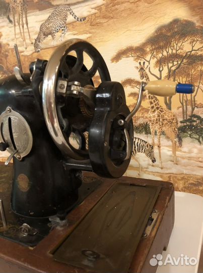 Машинка швейная пмз им. Калинина