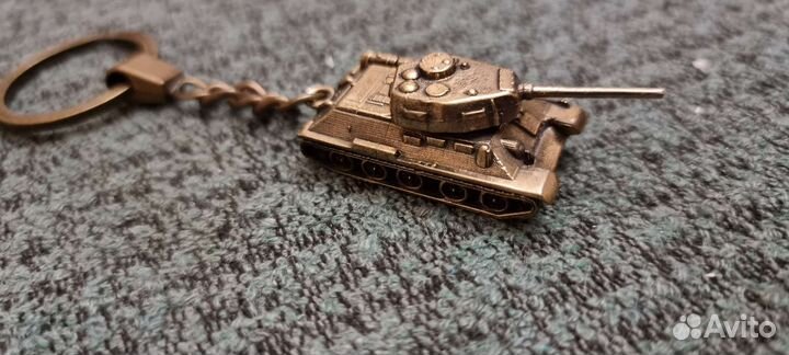 Брелок из бронзы танк, самолёт, пепелац