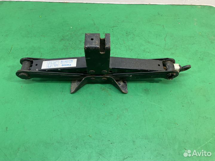 Домкрат Subaru Forester SG S11