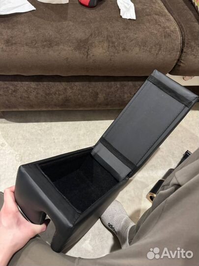 Подлокотник Kia Rio 3