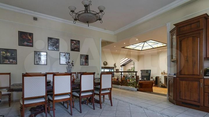 Дом 460 м² на участке 28 сот.