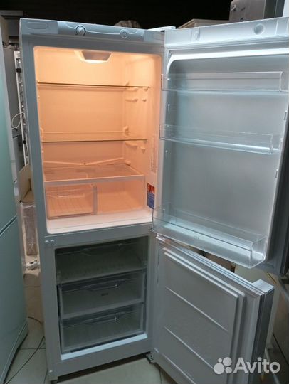 Холодильник indesit DS316W