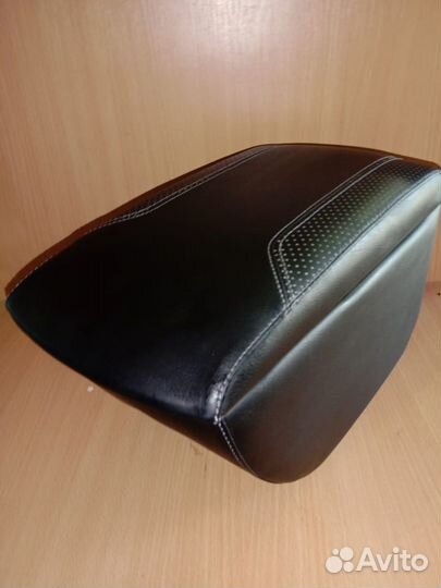 Подлокотник VW Caddy (экокожа)