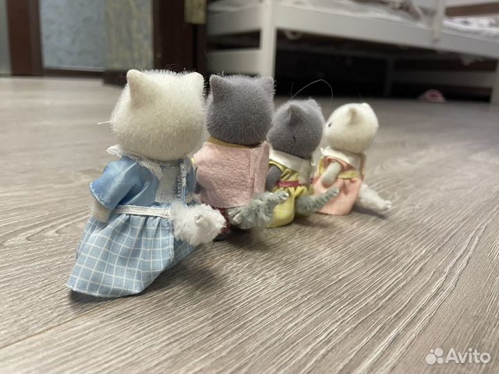 Игрушки семья кошек
