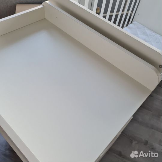 Кроватка с маятником