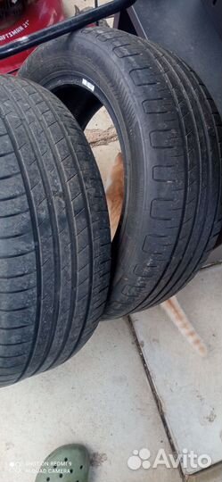 Goodyear EfficientGrip 215/55 R16