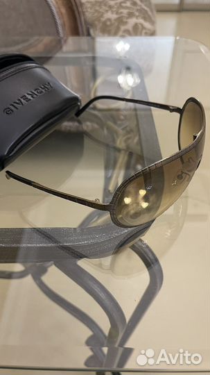 Солнцезащитные очки женские брендовые