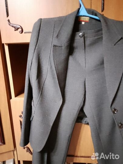 Брючный костюм женский